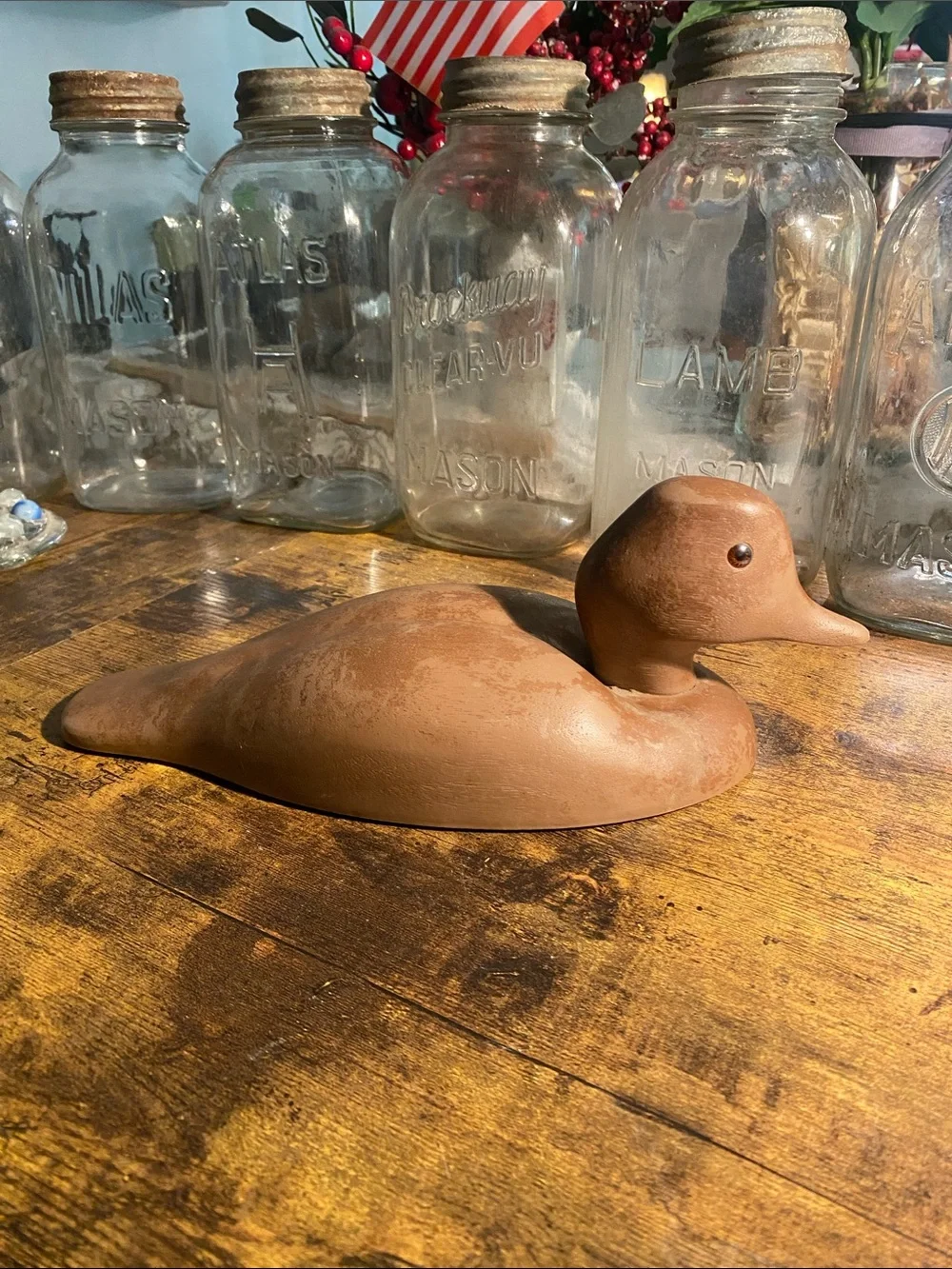 Rustic plastic duck - Picture 1 of 5